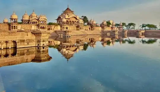 From Delhi: Private Taj Mahal & Agra Trip with 5* Lunch