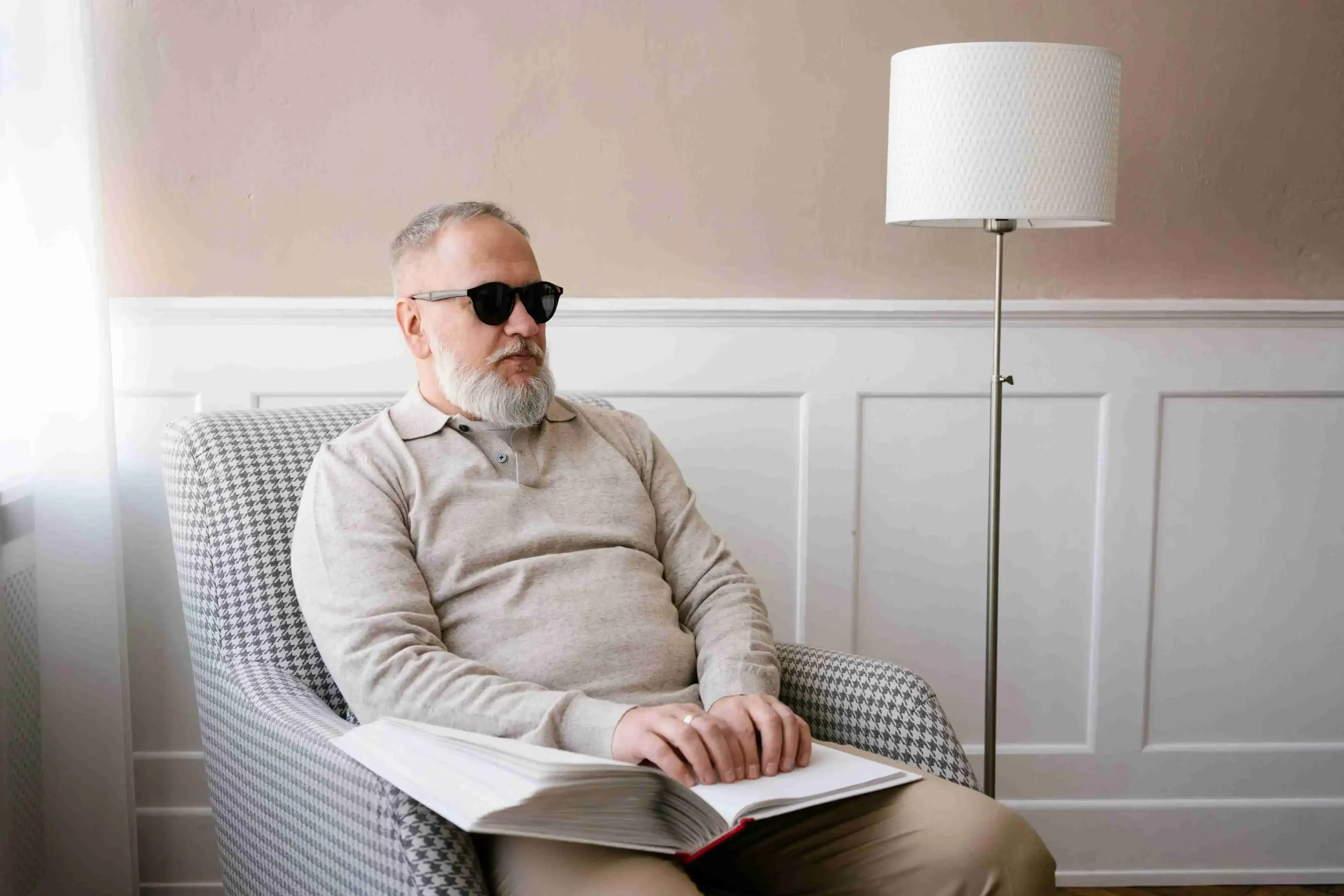 Slowing Cataract Progression: Clinical Interventions & Daily Ocular Habits