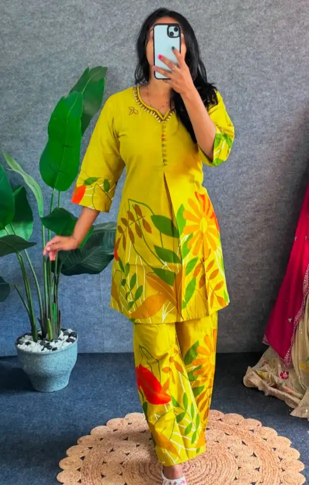 BEAUTIFUL DRESS FOR FASHION DIVAS