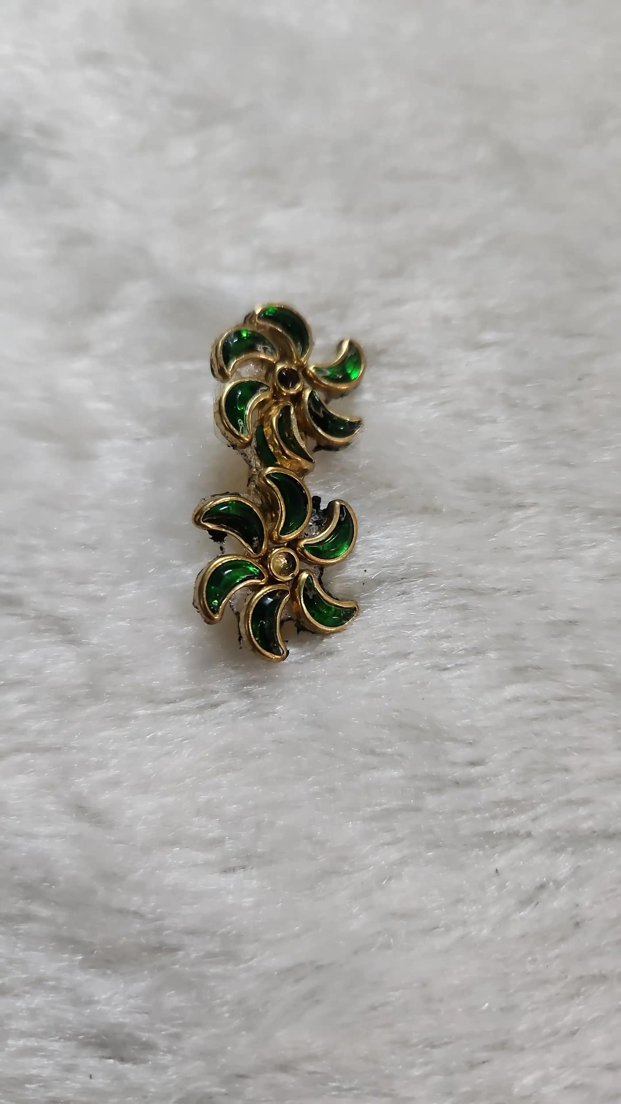 GREEN FLOWER SAREE PINS